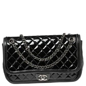 CHANEL patent leather flap bag